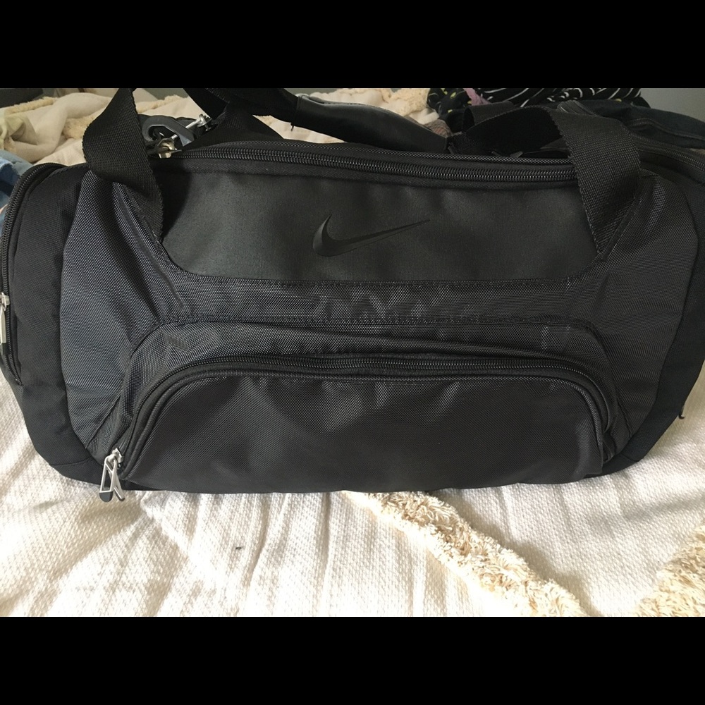 Nike black duffle bag weekend bag gym bag